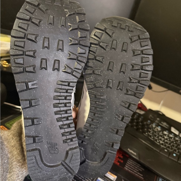 New Balance 574 Core sneakers in the Nimbus Cloud/White colorway - Picture 4 of 5